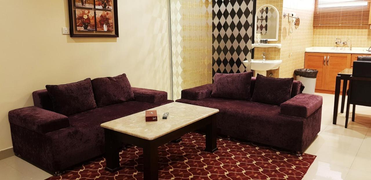Manazel Al Hamra Apartment 2 버레이다 외부 사진